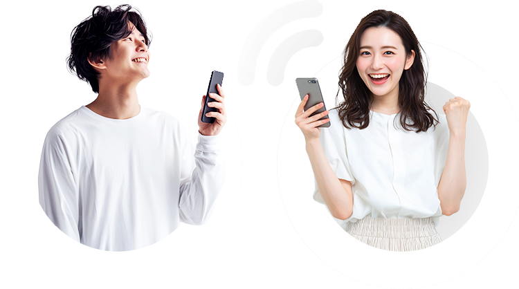 スマートフォンを持つ男性と女性